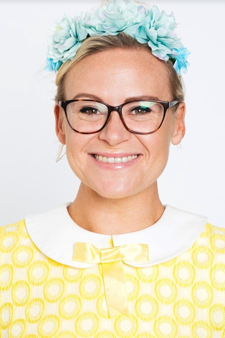 Silja Okking as Silja in Cirkus Summarum