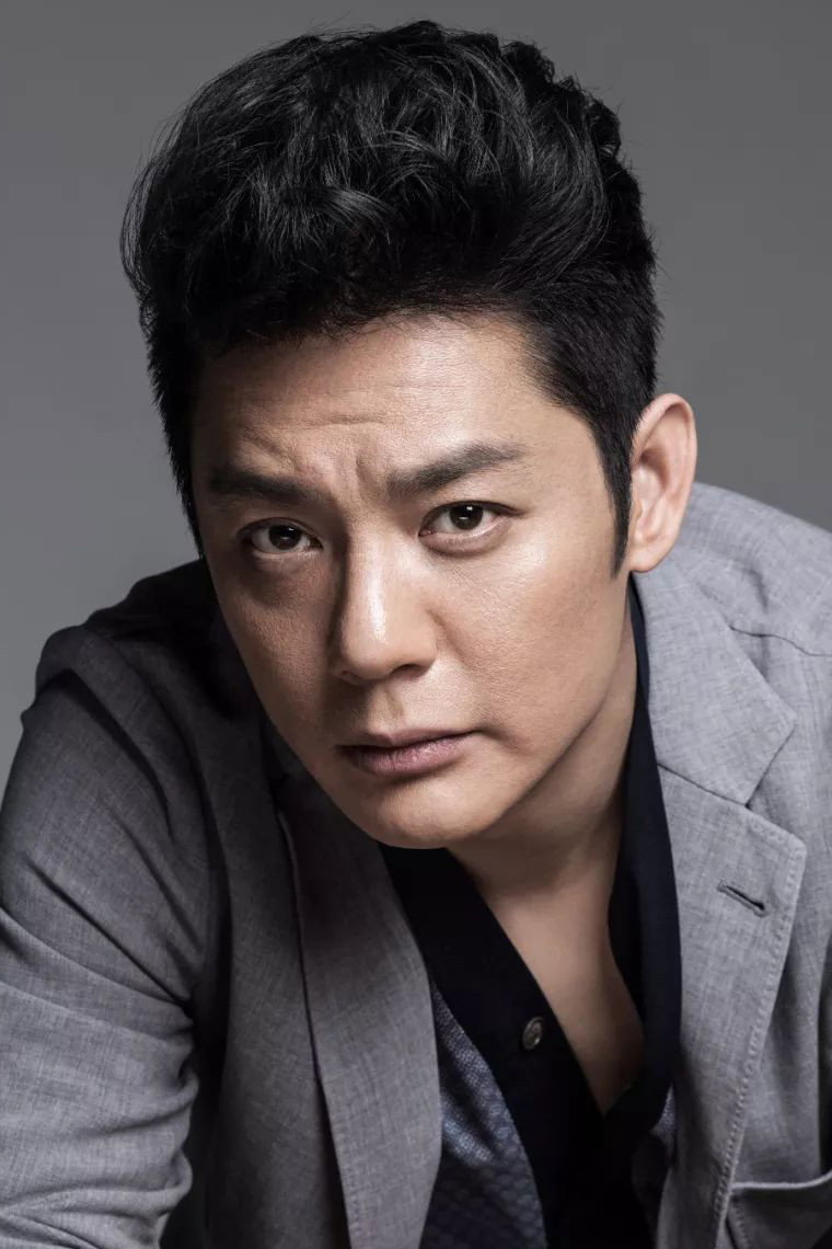 傅浤鳴 as Rao Feng in My Dear Guardian