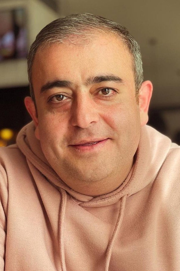 Mirsalam Mirsalamov as Mardan in Too Many Coincidences