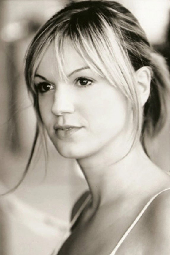 Kate McEnery as Wendy in Get Real