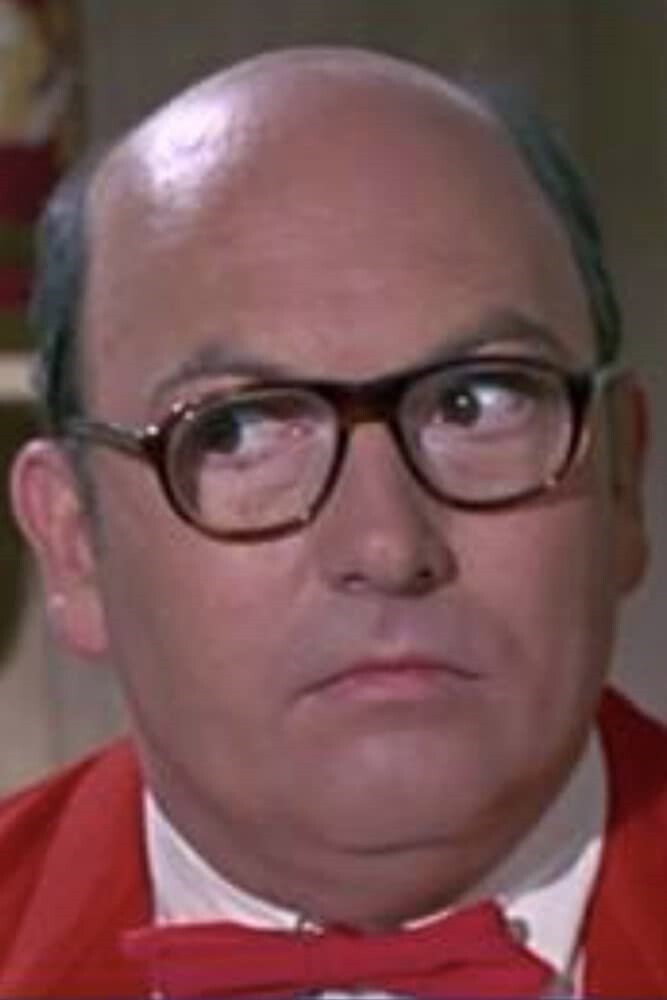 Bernie Kuby as Waiter in Same Time, Next Year