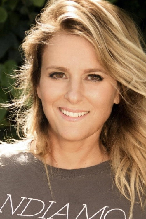 Holly Palmer as Gillian in Best Summer Ever