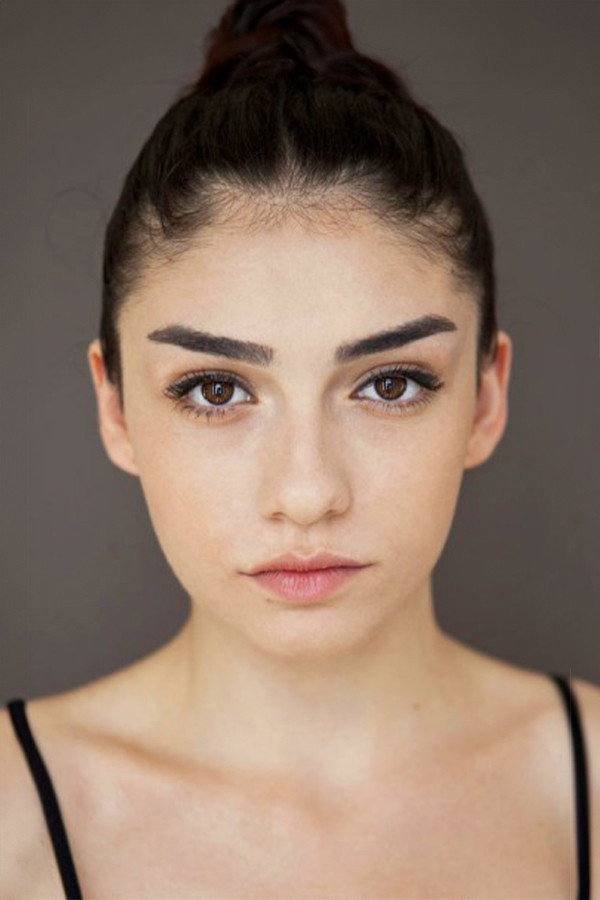 Hazar Ergüçlü as Kader in Analar ve Anneler