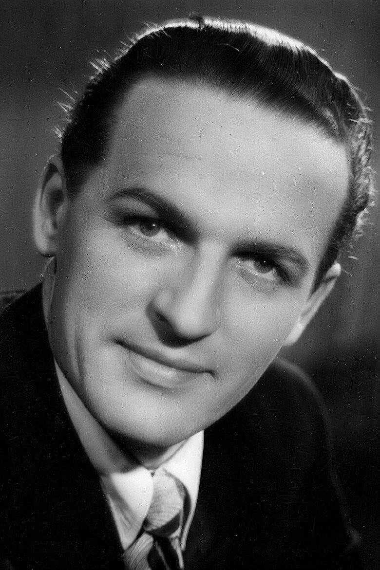 Tauno Majuri as Kaarle Raudanhovi in Tositarkoituksella