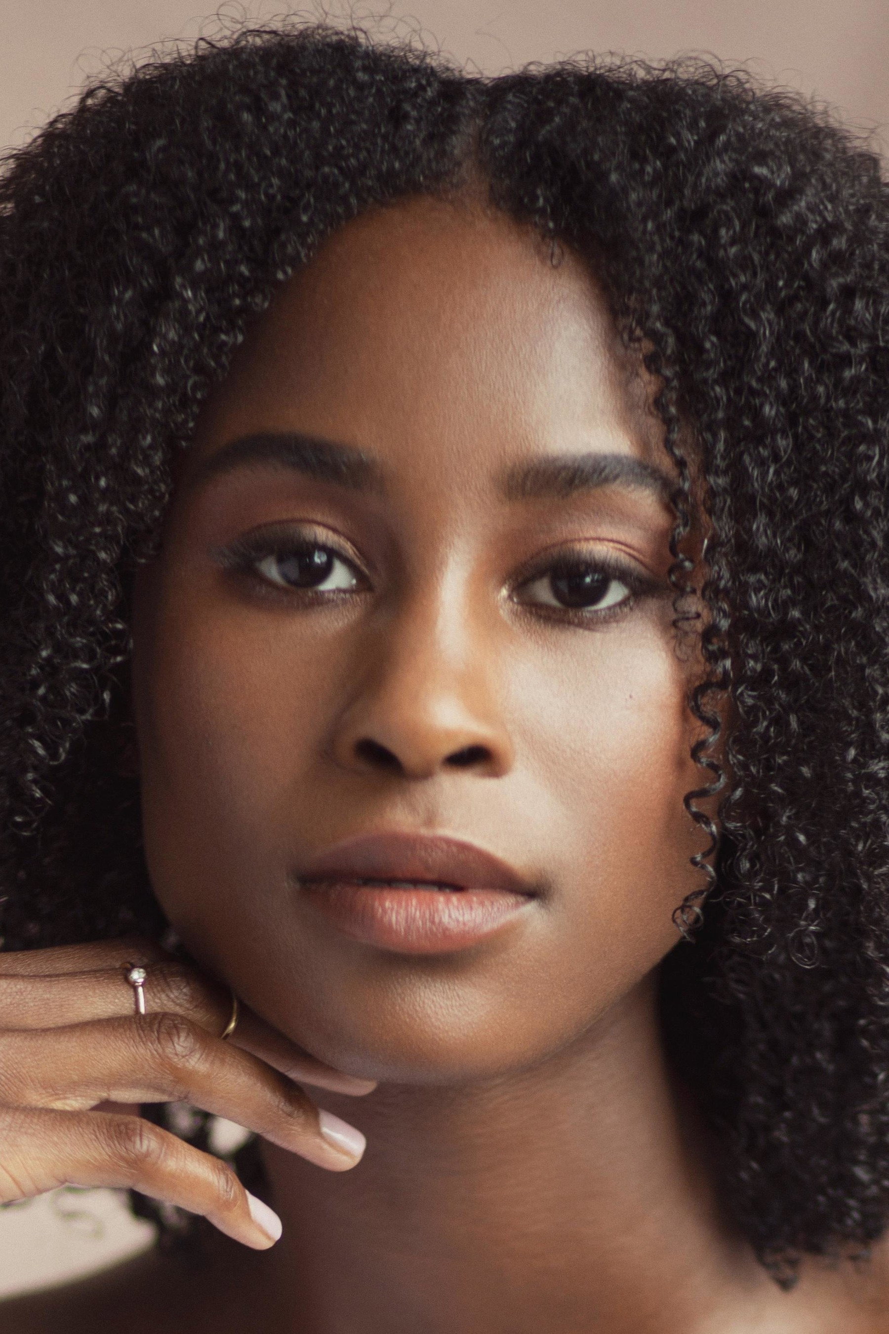 Keeya King as Kaitlyn Martindale in Guess Who