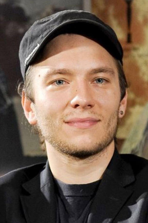 Krzysztof Skonieczny as John in The Warning