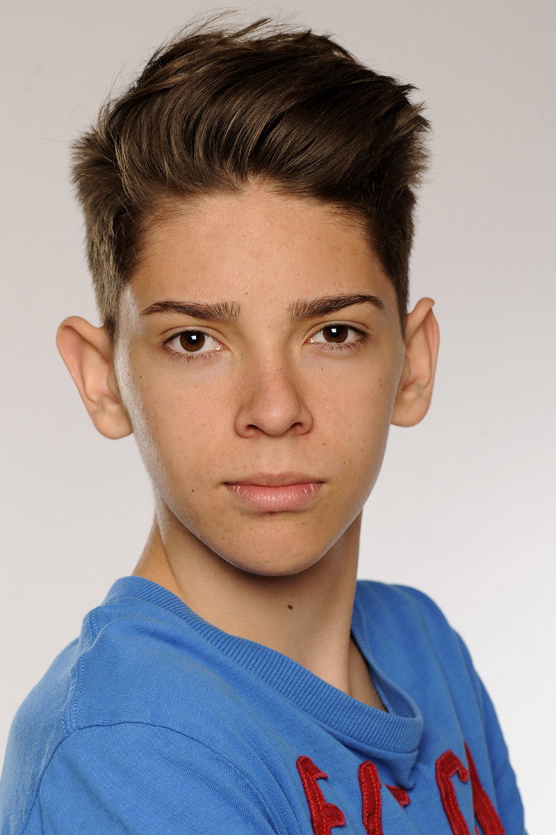 Valentin Wilczek as Jonas Pretschke in The Two Twins