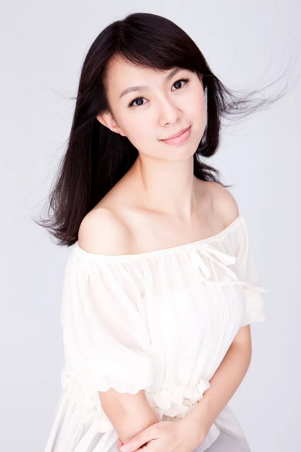 Timi Zhuo as Teacher Zhao in Blessed Destiny