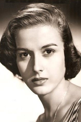 Teresa del Río as Julia in El gafe