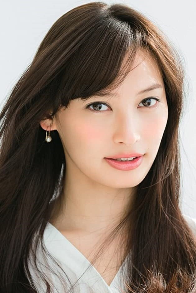大政絢 as Miki Ichimura in Kamen Teacher