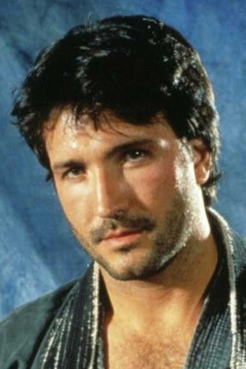 Jeff Speakman as Frank Jennings in Land of the Free