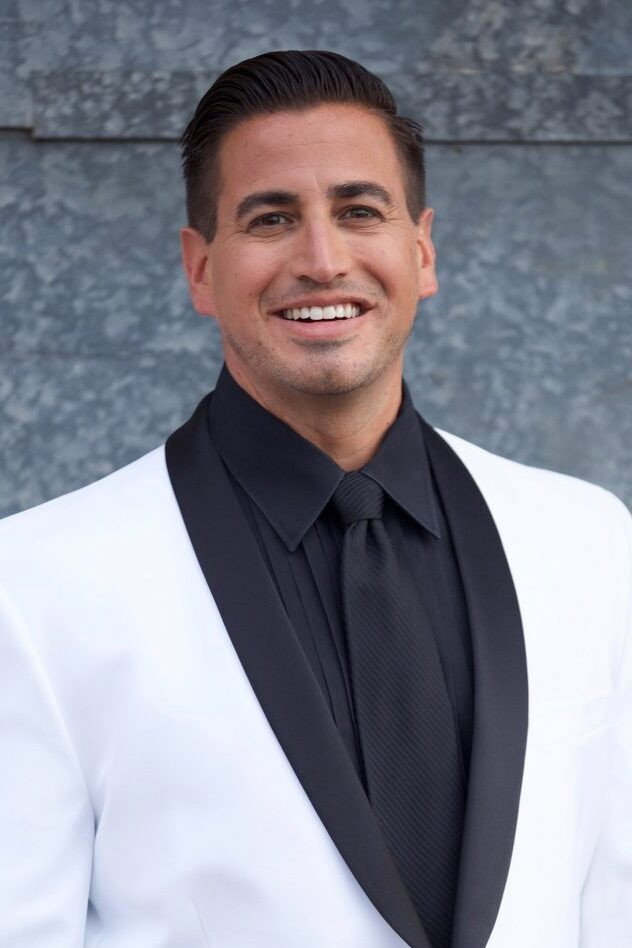 Justin Roberts as JT Roberts in Pro Wrestler