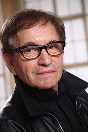 Walter Renneisen as Rewandowksi in Rote Erde