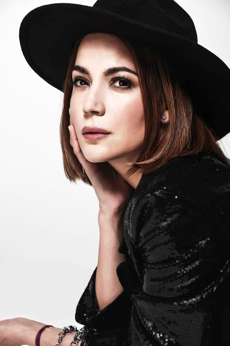 Valeria Gastaldi as Valeria in Vivir intentando