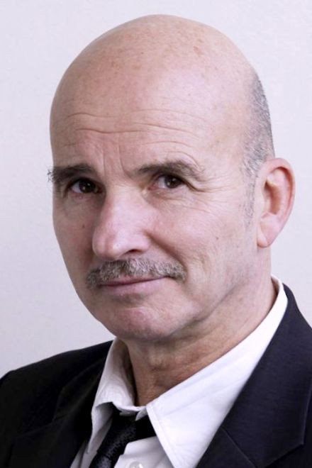 Ged Marlon as Directeur hôtel in Albert est méchant