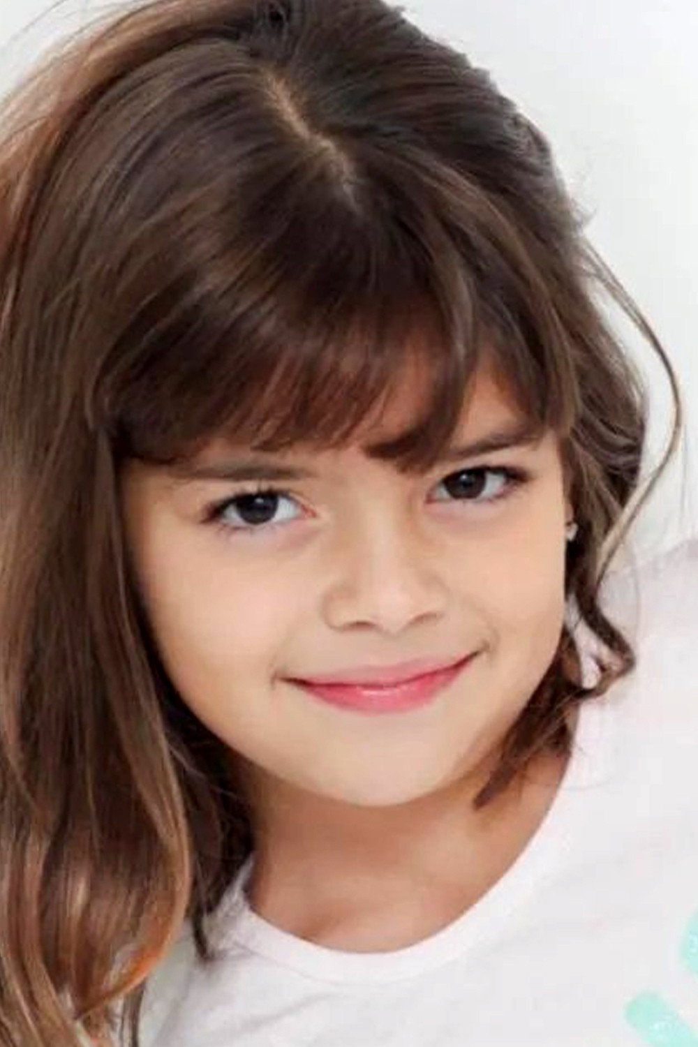 Emma Cetrángolo as Elena in Crazy Old Lady