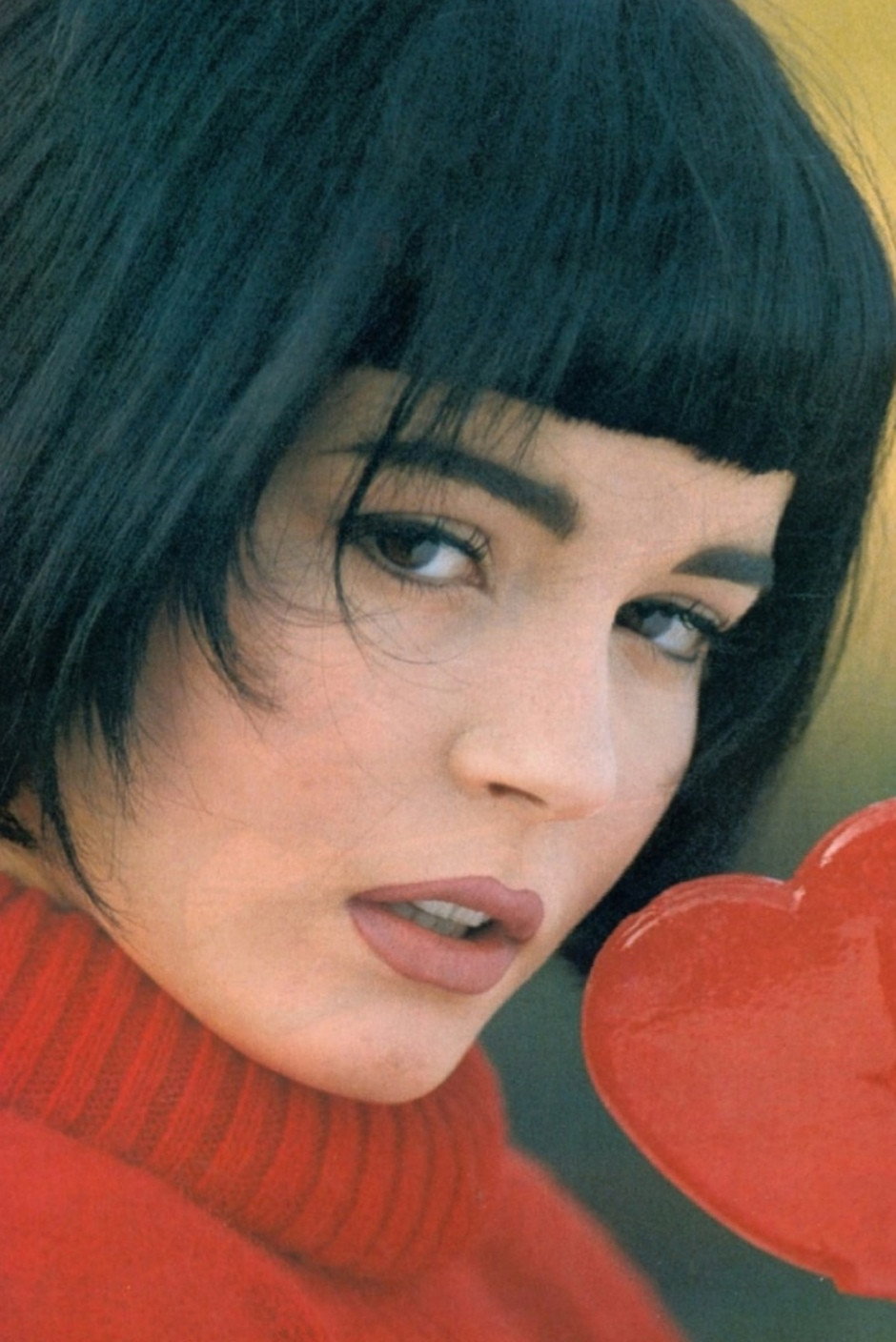 Giuditta Del Vecchio as Bianca in Léolo