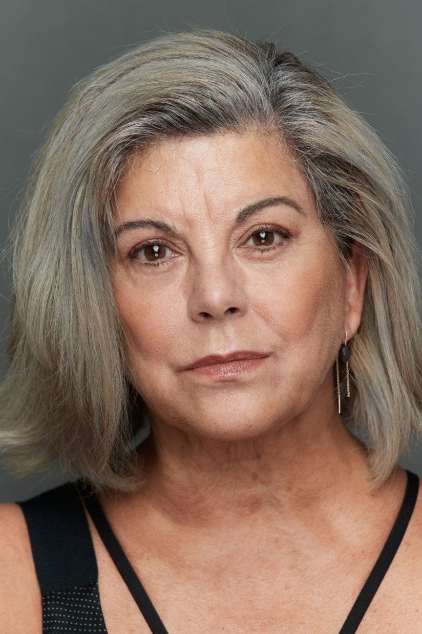 Cristina Sánchez Pascual as Lola in Grog