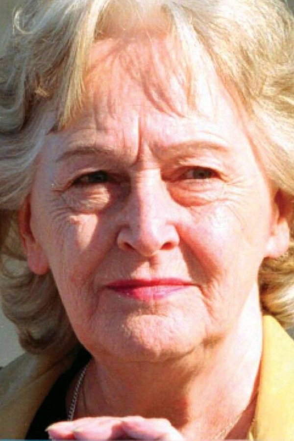 Kirsten Rolffes as Jensen in Tre ludere og en lommetyv