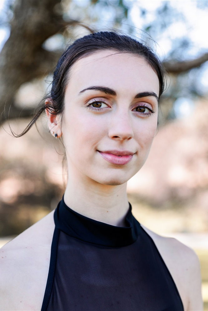 Jiselle Henderkott as Ashley in En haut de la pile