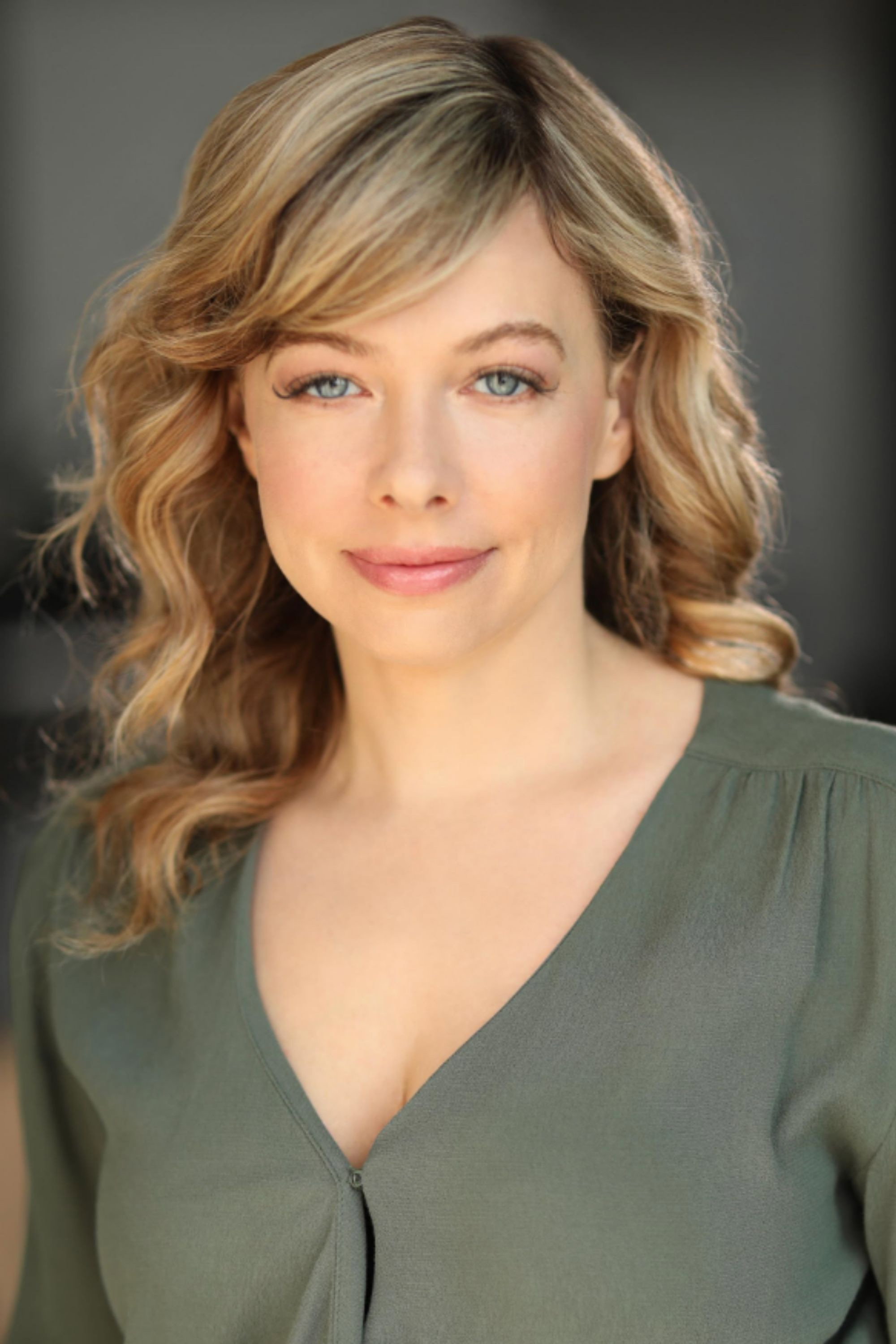 Lesli Brownlee as Lacey in Glass