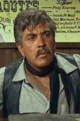 José Riesgo as Ricardo in Her and Fear