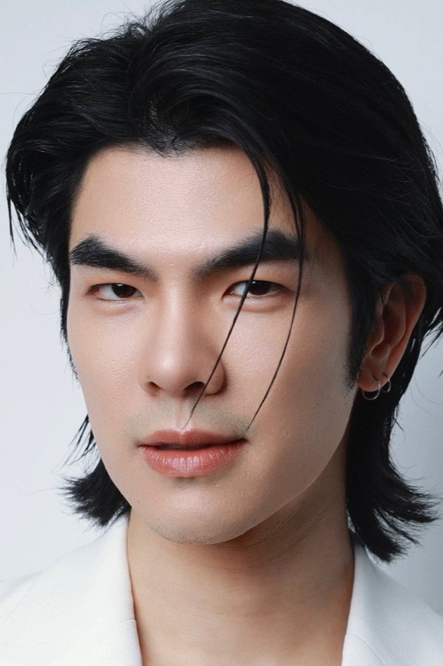 ภาคภูมิ ร่มไทรทอง as Kinn in รักโคตรร้าย สุดท้ายโคตรรัก