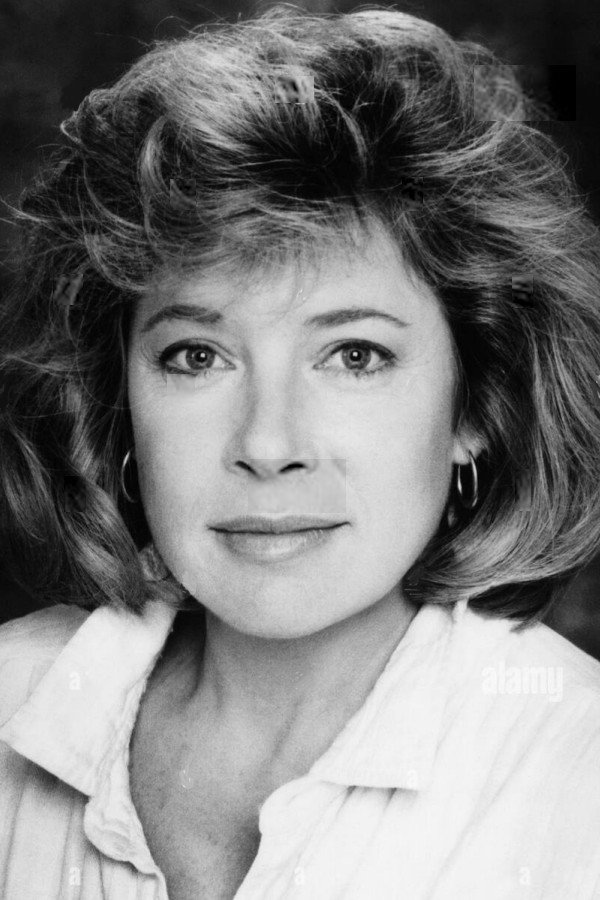 Dori Brenner as Natalie in Sex and the Single Parent