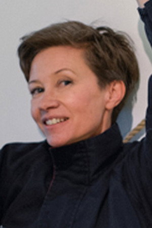 Stephanie Buttle as Tammy in Linger