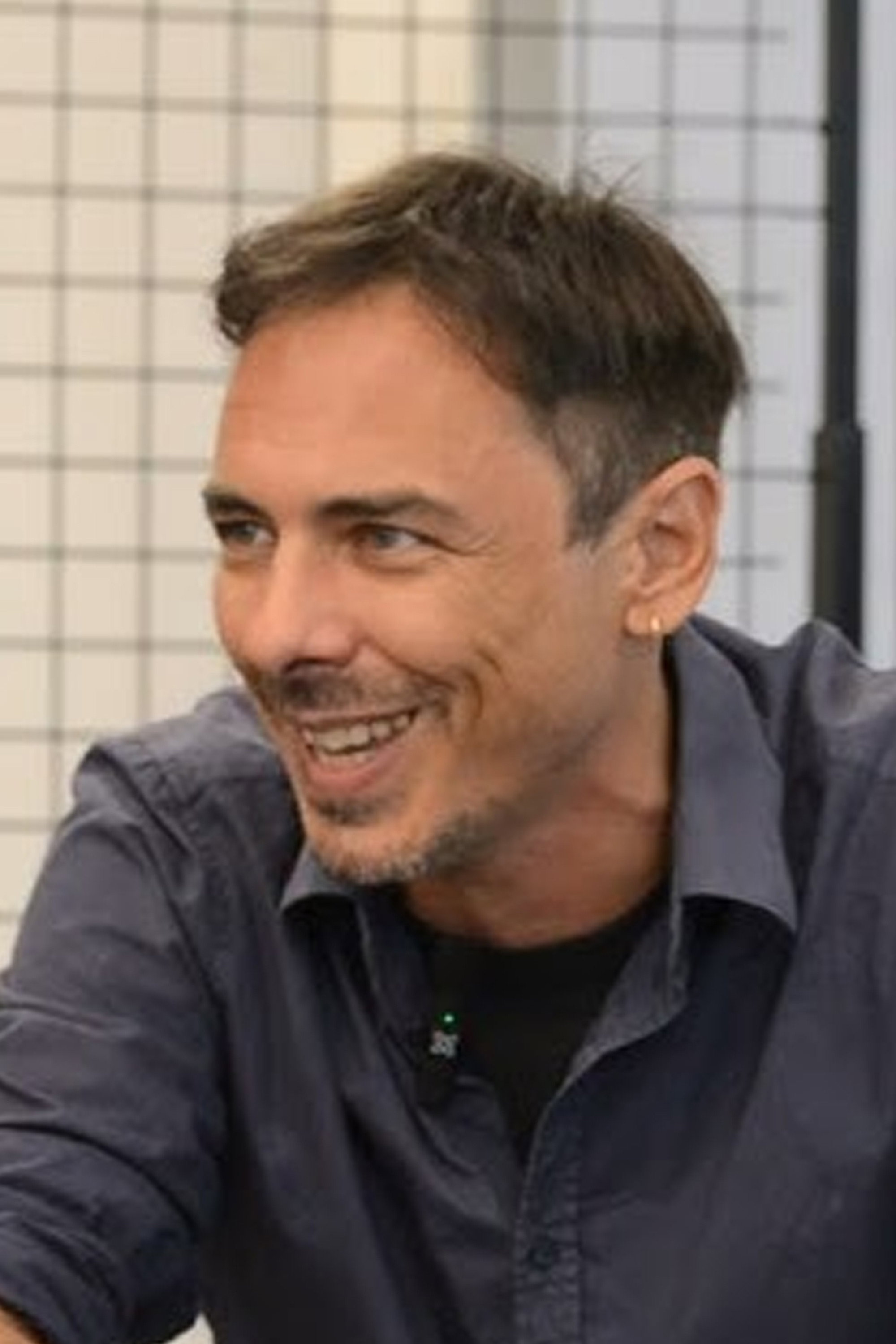 Lautaro Ruatta as Daniel in Refugios