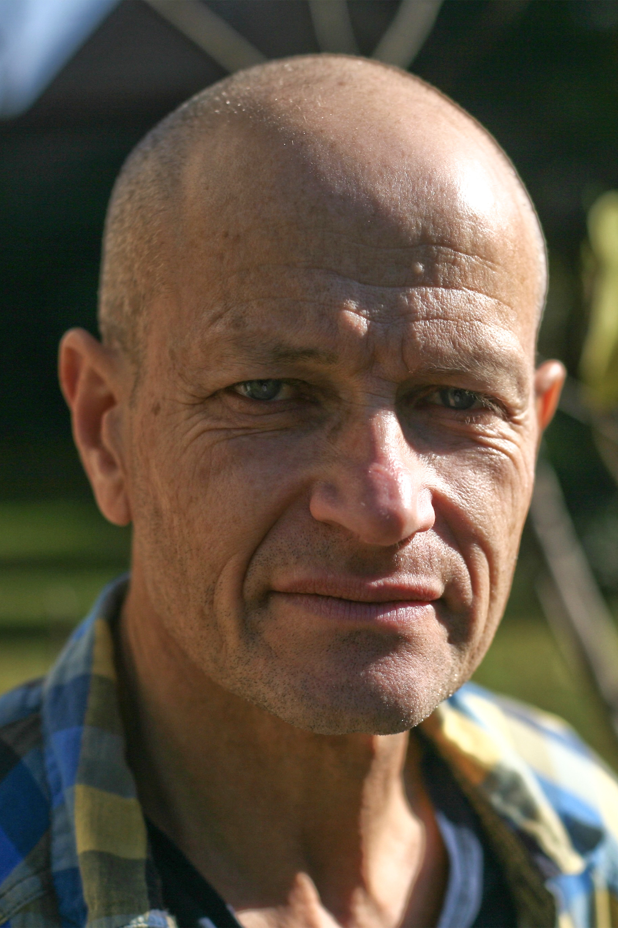 Stephen Rappaport as Bob Singleton in Egghead Republic