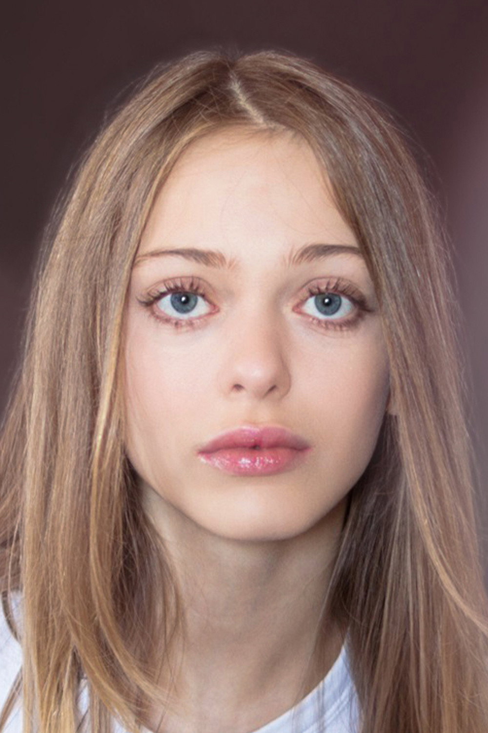 Lila-Rose Gilberti as Lila in Jeune Femme