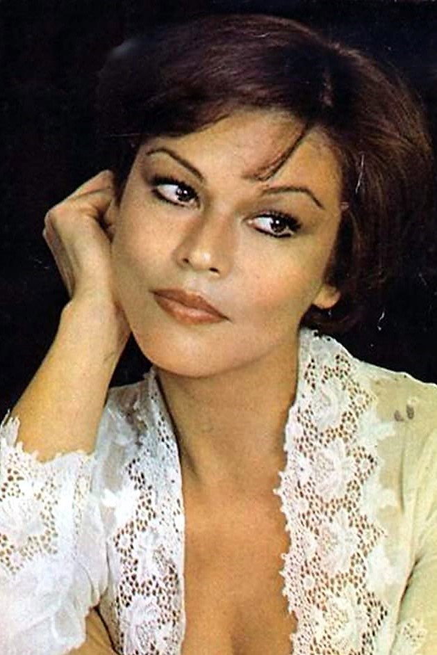 Mirta Miller as Bárbara (as Mirtha Miller) in Un lujo a su alcance