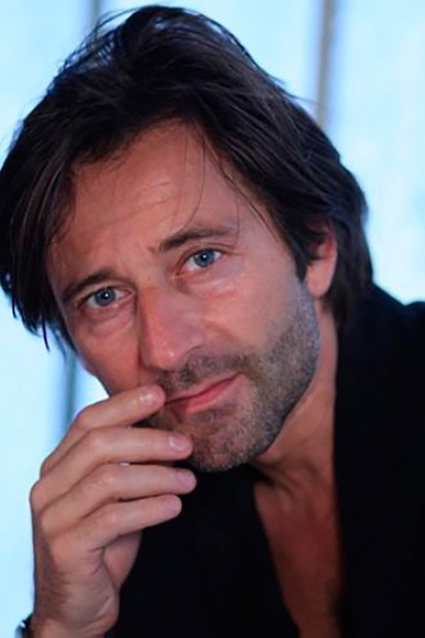 Didier Becchetti as Jérôme in Le Fantôme de mon ex