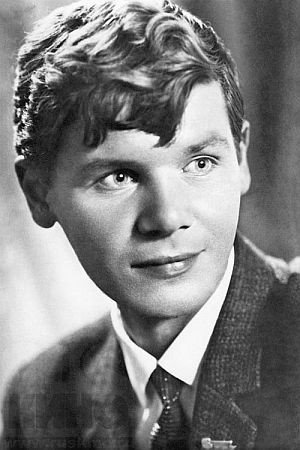 Владимир Колокольцев as Valerka in When the Bridges Are Raised