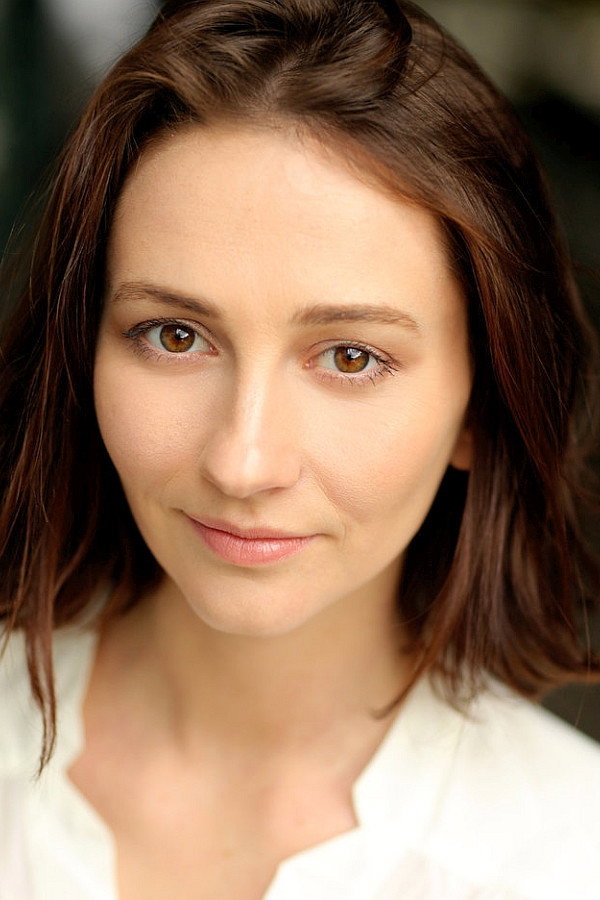 Lizzie Stanton as Alice in Echo