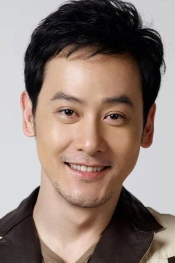 邱心志 as Aisin Gioro Hongli / Emperor Qianlong in New My Fair Princess