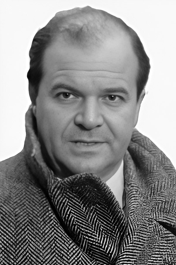 Leonardo Severini as Commissario in Psycosissimo