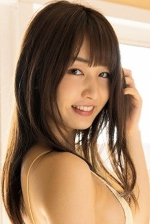 美音咲月 as Miki Haruna in Red Blade