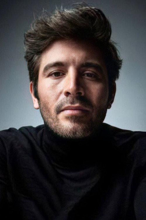 Cihangir Ceyhan as Ömer in Flames of Fate