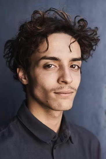 Moncef Farfar as Rayane in La traversée