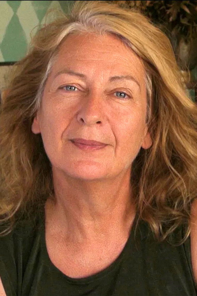 Μισέλ Βάλεϊ as Adrienne Forster in Thelma