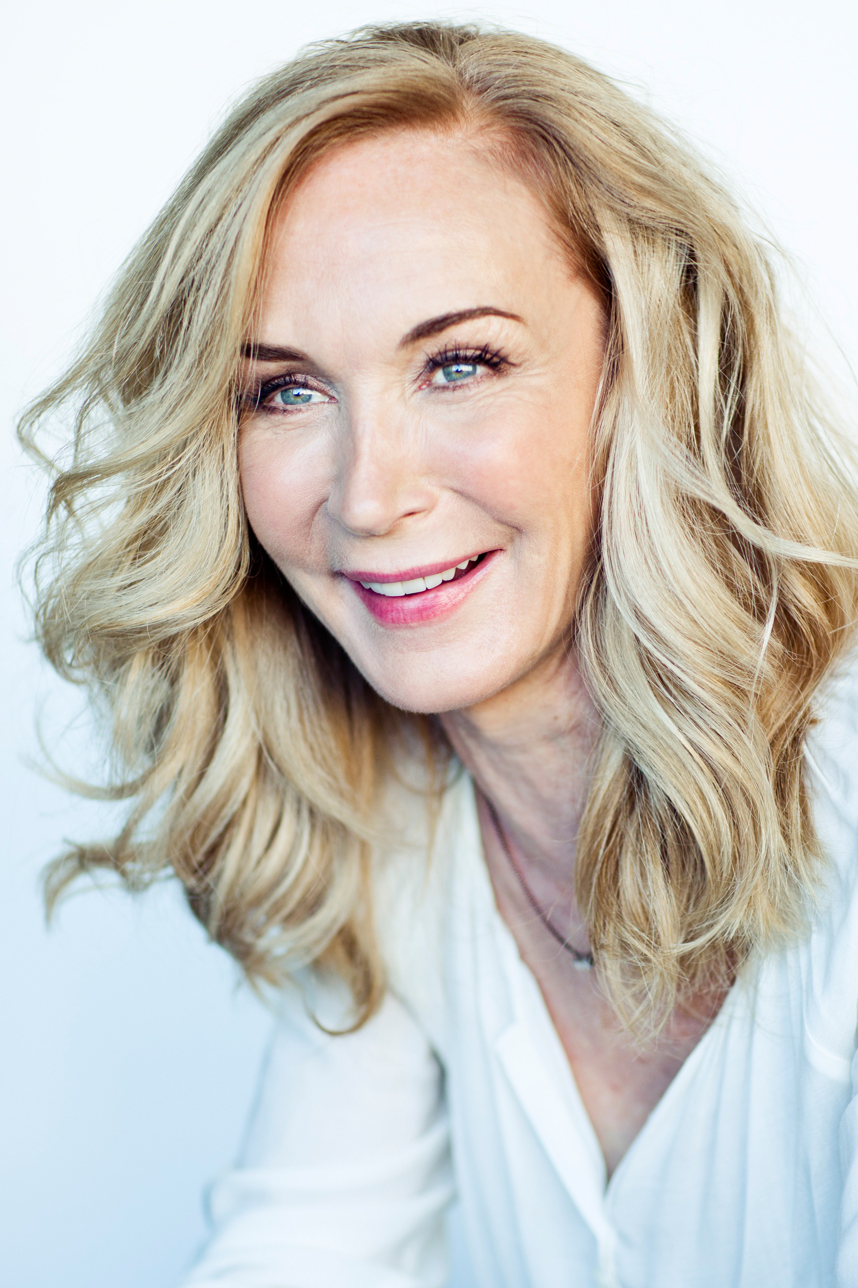 Nathalie Coupal as Une chirurgienne in Will You Be Home Tonight?