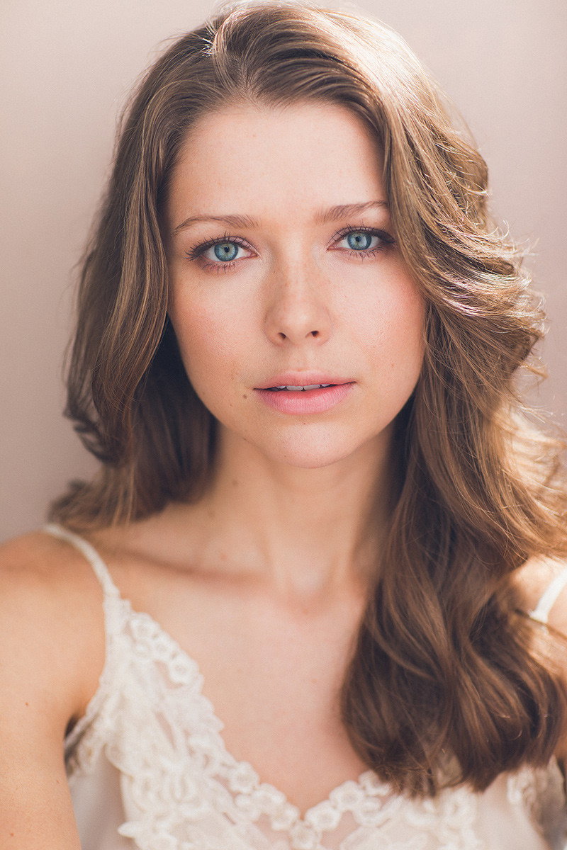 Rebeca Robles as Sophie in Hope Bridge