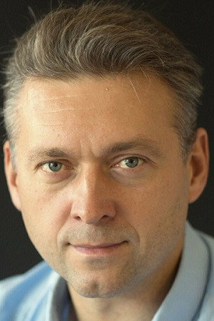 Иван Гришанов as Олег in Время жениться