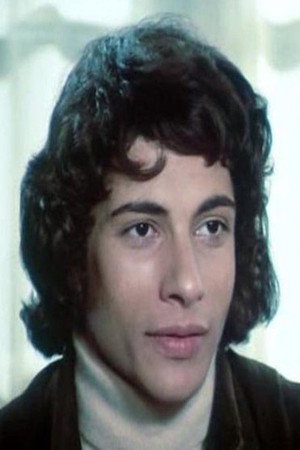 Ahmed Al Sonbaty as أحمد رياض in El Banat Lazem Ttgawz