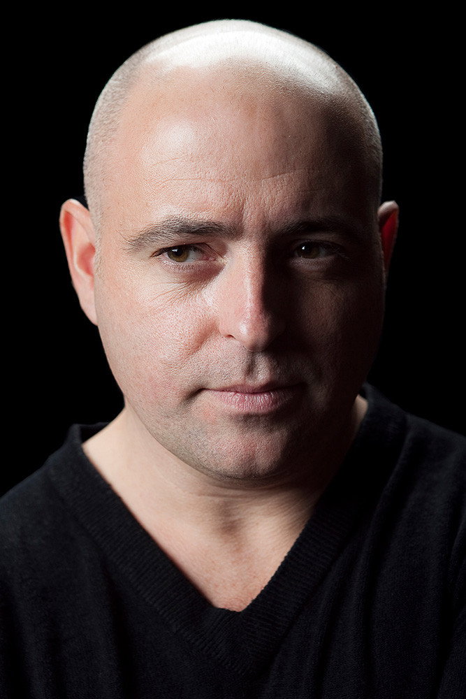Ian Coppinger as Mog (voice) in Luis and the Aliens