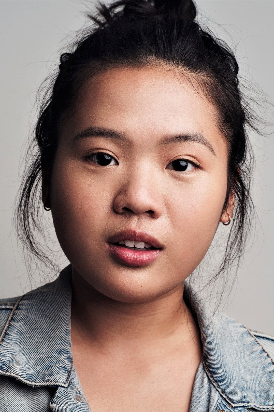 Elizabeth Chu as Red Riding Hood (voice) in 7 Bears