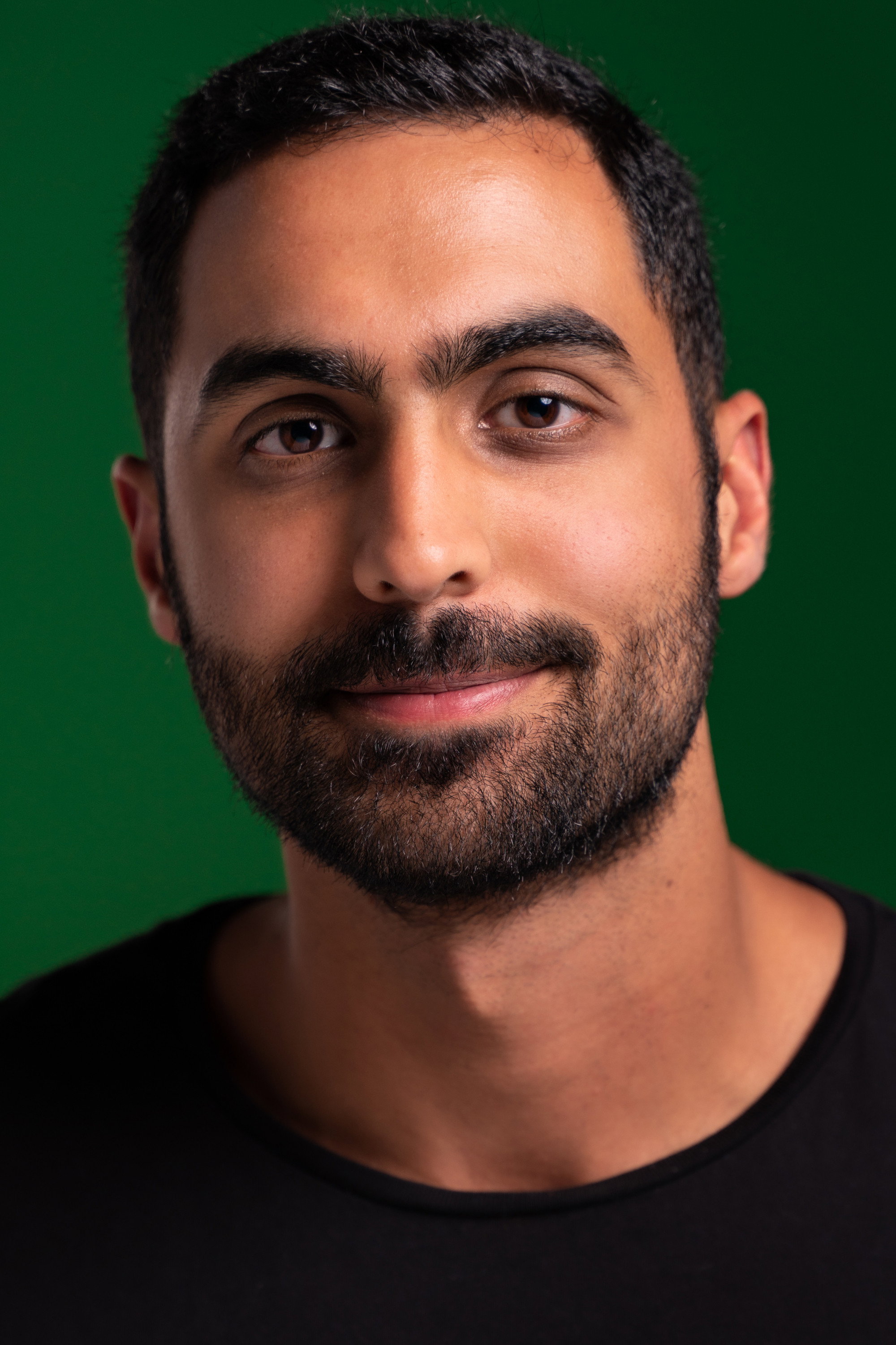 Afsheen Misaghi as Waiter in Forgive Me