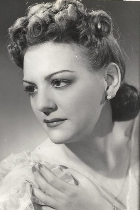 Pilar Soler as Spy in Raza